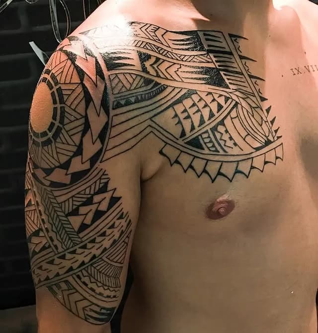 Tatuagem estilo Geométrico feita por Jeff Tattoo — estúdio de tatuagem em Gaspar, SC